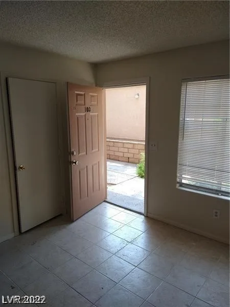 1608 North Torrey Pines Drive 103 — photo 2