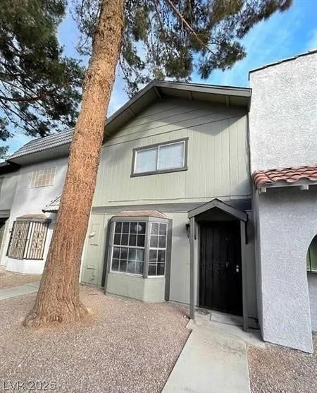 854 Stainglass Lane — photo 3