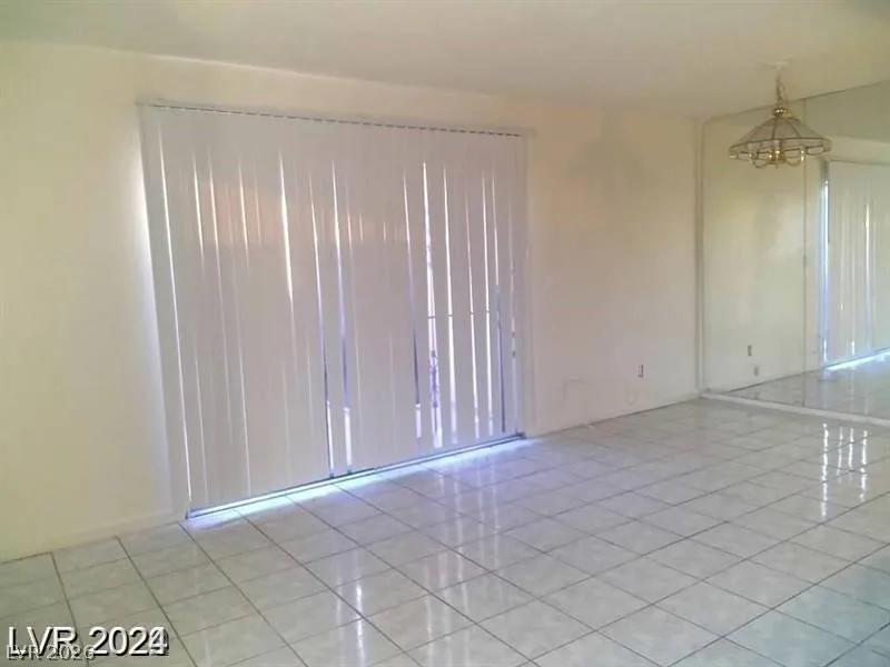 3435 Villa Knolls South Drive — photo 2