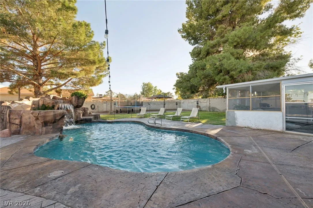 4207 Rustic Court — photo 2