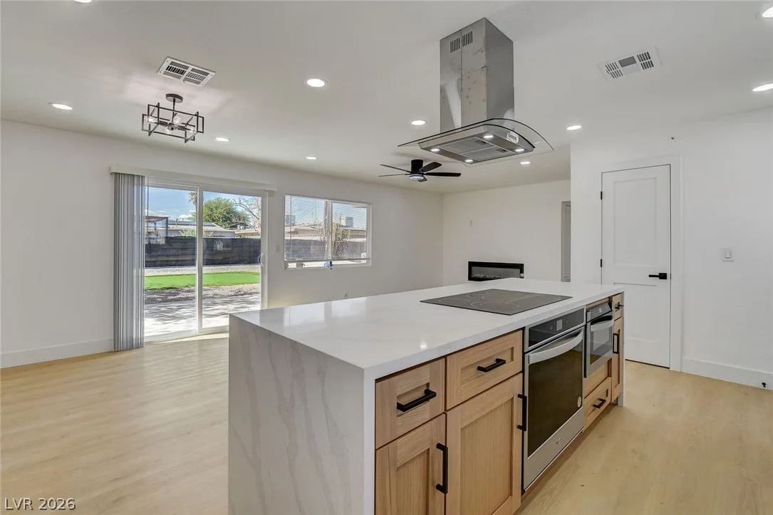 909 Mezpah Street — photo 2