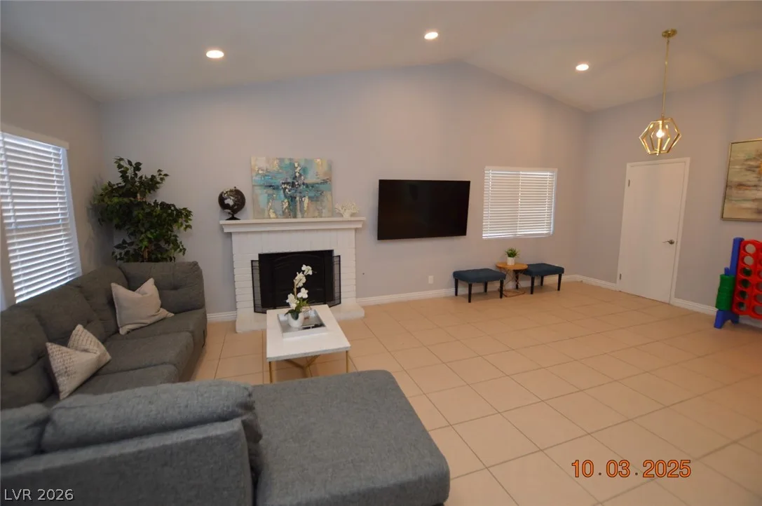 4406 Newhaven Drive — photo 3