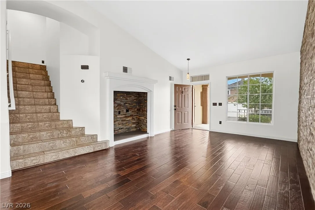 9474 Lightning Bay Court — photo 2