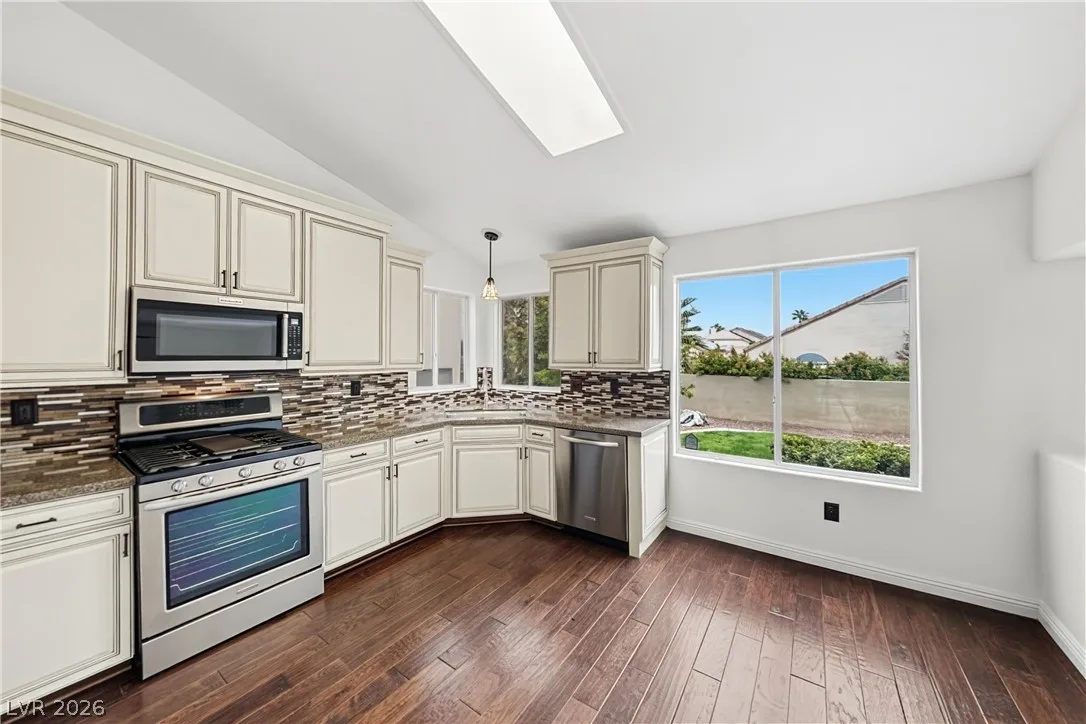 9474 Lightning Bay Court — photo 5