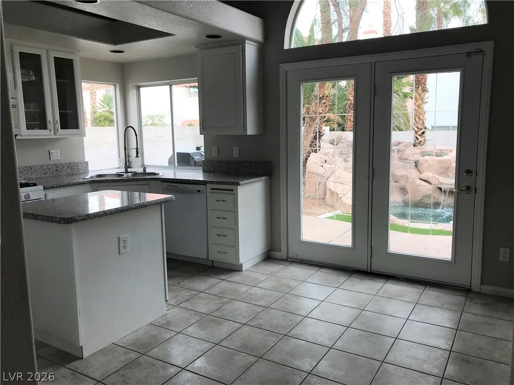 8608 Copper Knoll Avenue — photo 5