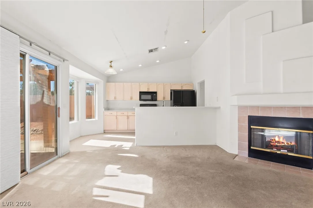 7625 Twisted Pine Avenue — photo 5