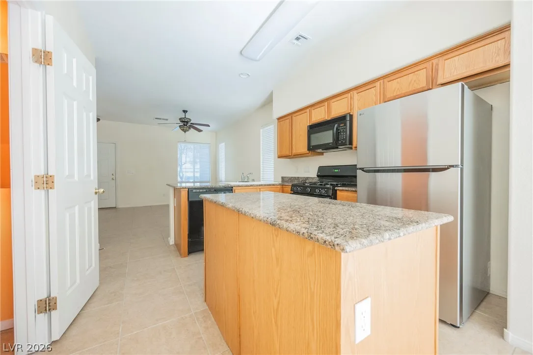 9525 Michelle Falls Avenue — photo 5
