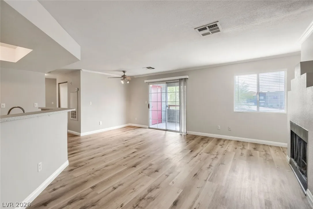 8600 West CHARLESTON BL Boulevard 2080 — photo 2