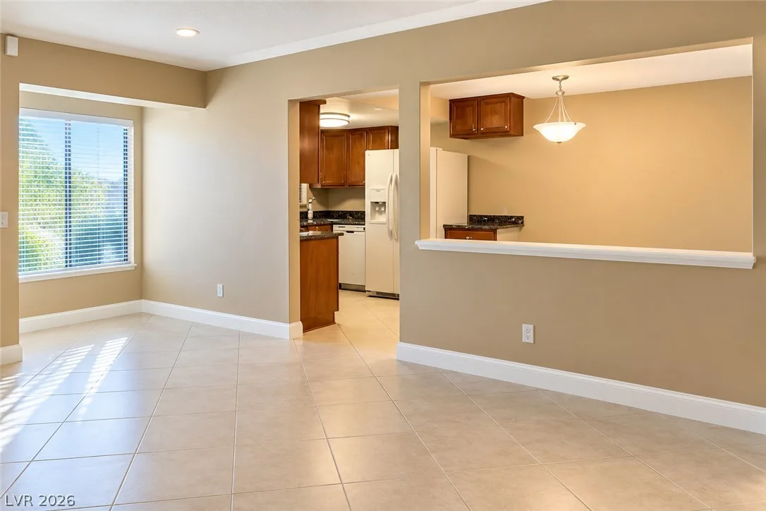 2200 Venus Avenue B — photo 3 of 6