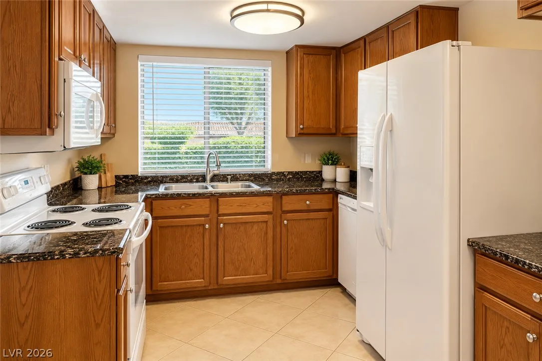2200 Venus Avenue B — photo 4 of 6