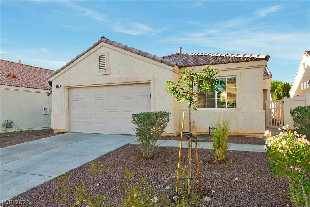 617 Lava Beds Way — photo 2